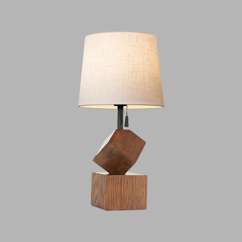 Lampada da comodino beige/barile marrone semplice 1 tavolo da notte in tessuto a testa con base cubica in legno