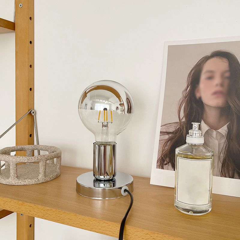 Comodino in metallo d'argento luce creativa Nordic 1 tavolo da tavolo per camera da letto