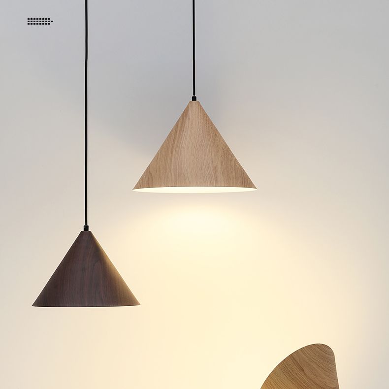 Bois moderne suspendu au plafond cône 1-Light Pendant Light pour salle à manger