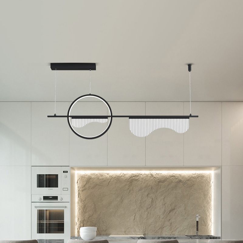 Cercle noir et linéaire Light Lighting Contemporary LED Metal Island Pendant avec conception acrylique ondulée
