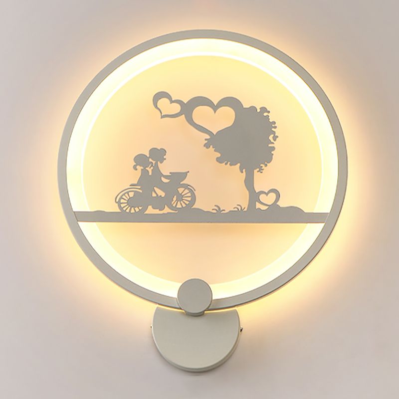 Unique Shape Metal Wall Light Modern Style 1-Light Wall Mounted Light Fixture in White