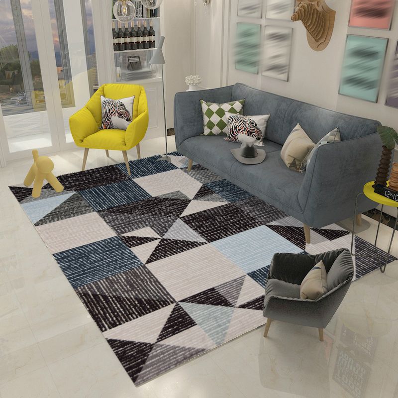 Black Modern Rug Polyster Triangle Rug Stain Resistant Rug for Living Room
