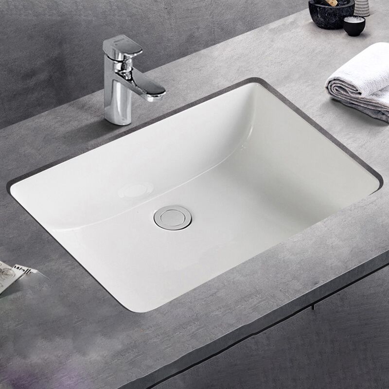 Modern Porcelain Bathroom Sink in White with Overflow Undermount Sink