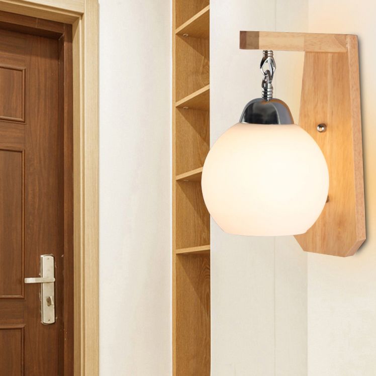 Luz de pared de globo de vidrio de leche con lámpara de pared contemporánea de bombilla de madera en blanco para dormitorio