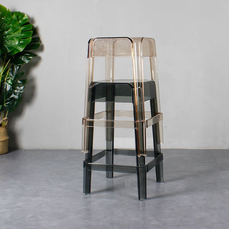 Stapelbarer Nordic-Barhocker aus Kunststoff, einfacher hoher Innenhocker mit quadratischem Sitz