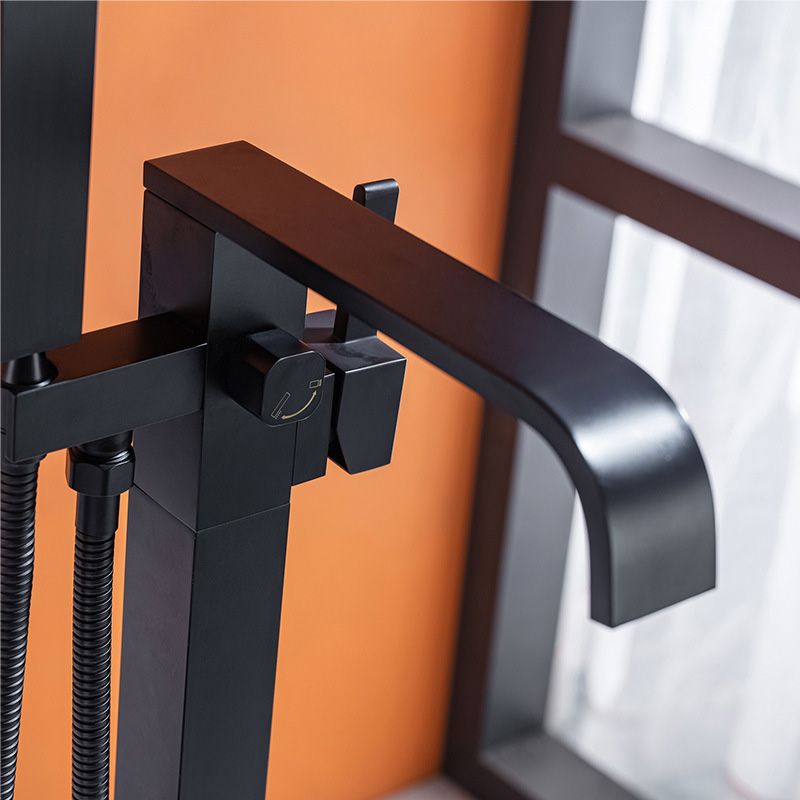 Floor Mounted Tub Spout 1 Handle Freestanding Bathtub Faucet with Handshower