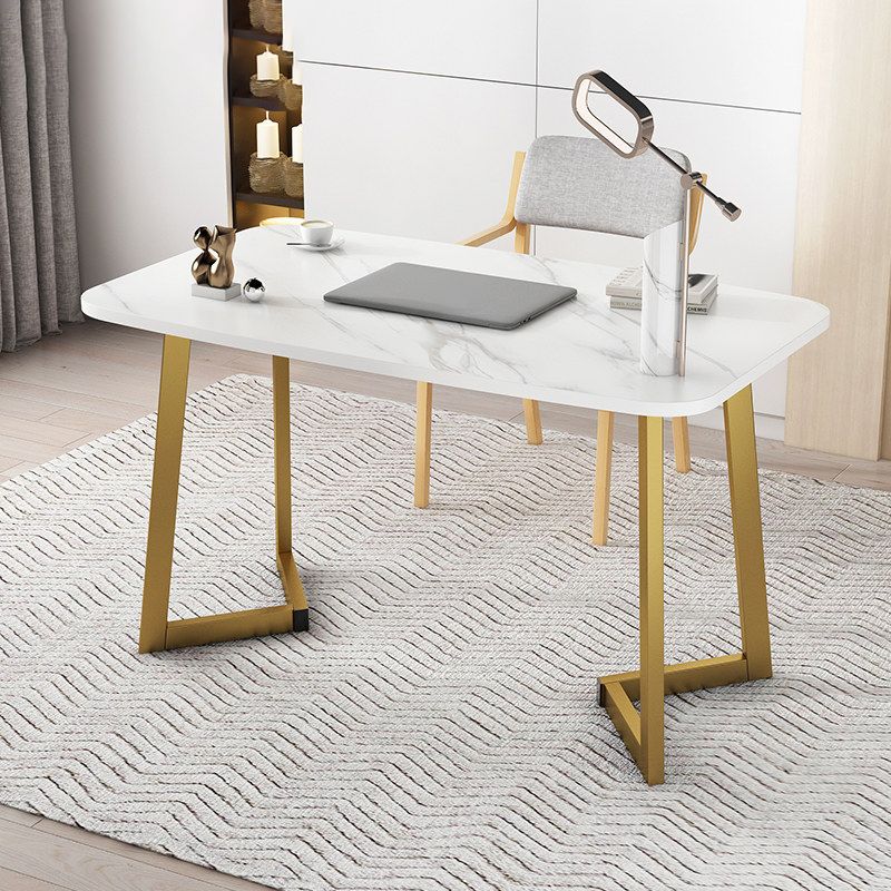 Manufactured Wood Office Desk Rectangular Matte Finish Writing Desk for Home and Office