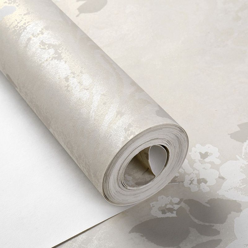 Flower Patterned Wallpaper Rural Non-Woven Wall Decor in White on Beige for Hotel