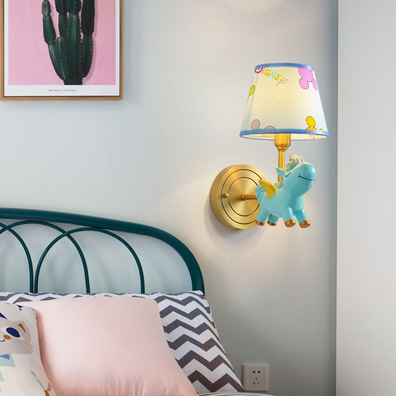 Stoffen met een patroon taps toelopende wandlamp Cartoon Wall Monted Lamp met decoratieve eenhoorn