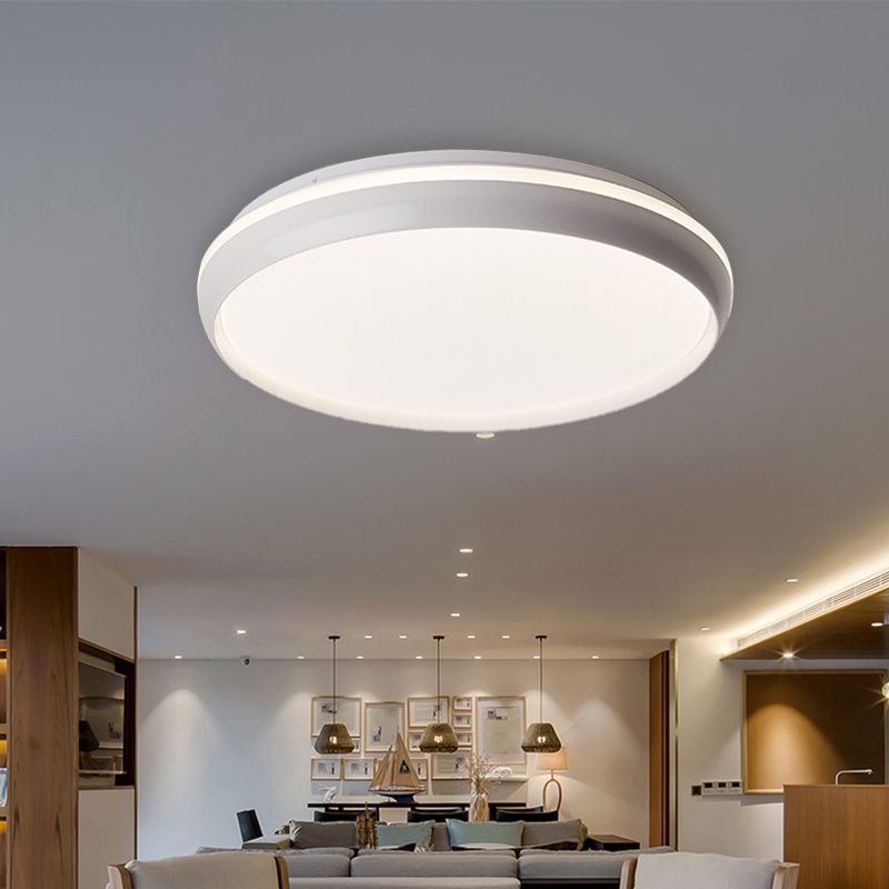 LED Living Room Flush Lighting Minimalist Black / Gold / Silver Flushmount con Circular Acrilico Shade