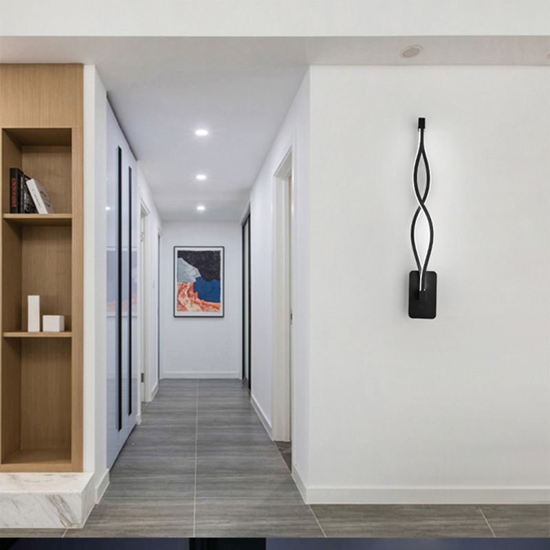 Acrylic Linear LED Wall Sconce in Modern Simplicity Aluminium 2-Light Wall Lamp for Interior Spaces