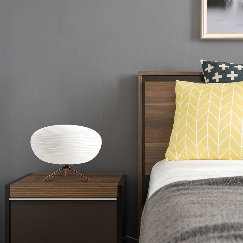 Lampe de table en forme de coco-coco en verre nerveux blanc nervuré 1-Light Bedroom Night Light avec trépied