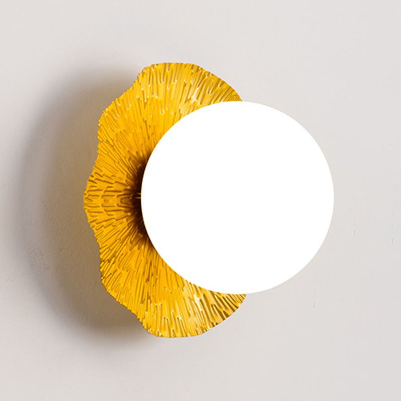 Single Modernism Golden/Black Wall Mounted Sconce Shaded Wall Light for Foyer