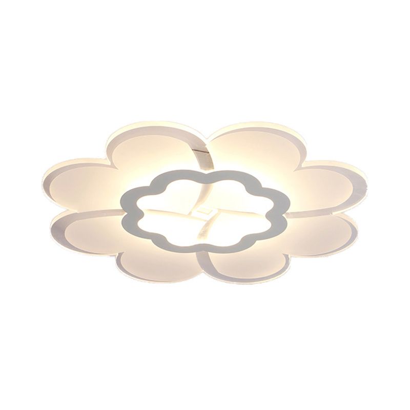 16.5"/20.5"/31" W Ultrathin Flower Flushmount Minimalistic Acrylic Bedroom LED Close to Ceiling Light in Warm/White Light