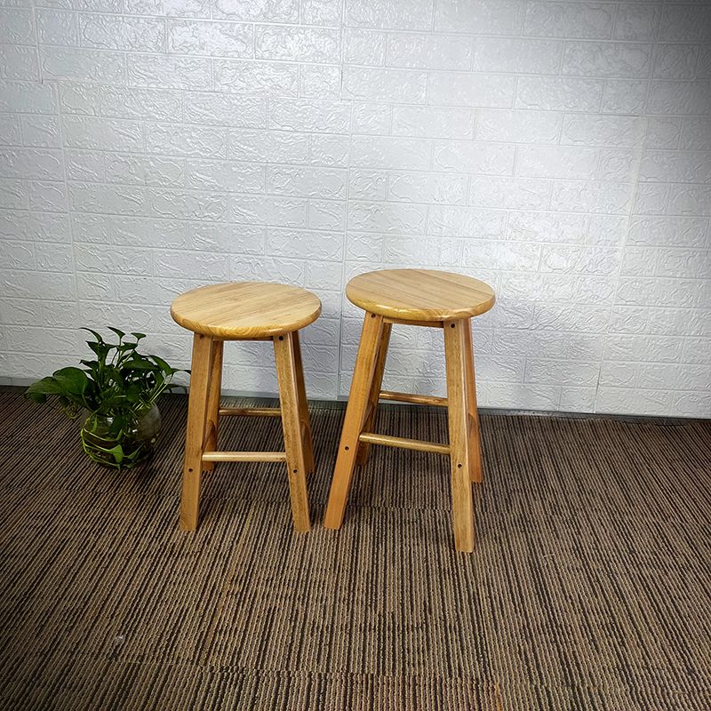 Moderner armloser rückenloser Thekeschatzhocker Holzhaushalshocker mit Holzsitz