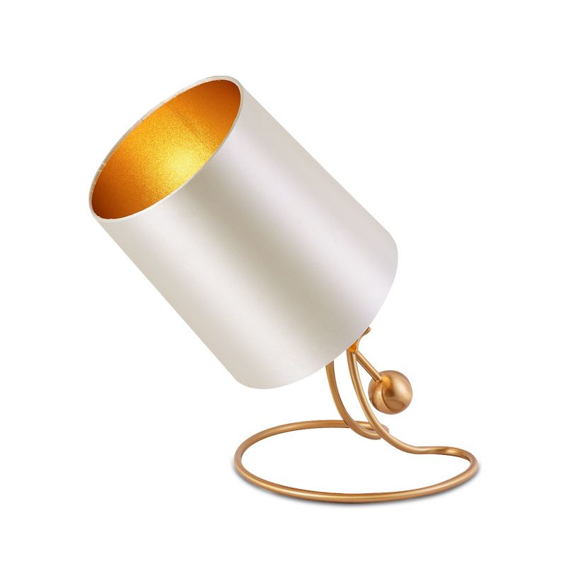 Éclairage de tâche en forme de baril métallique 1 lampe petite de bureau légère en or pour le chevet