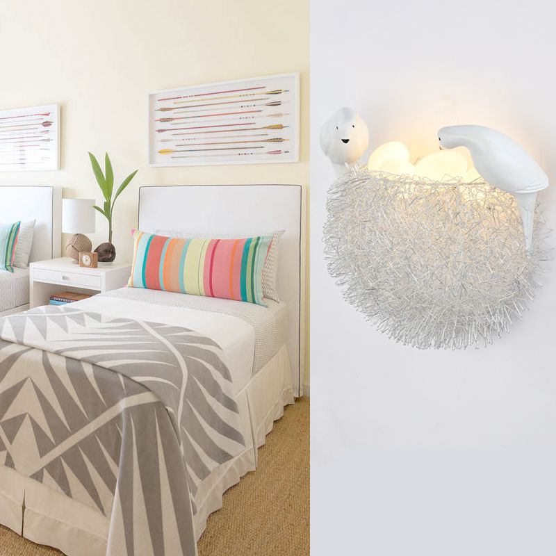 Dierenvogel nest lampje met duif- en ei aluminium wandlamp in wit voor kinderslaapkamer