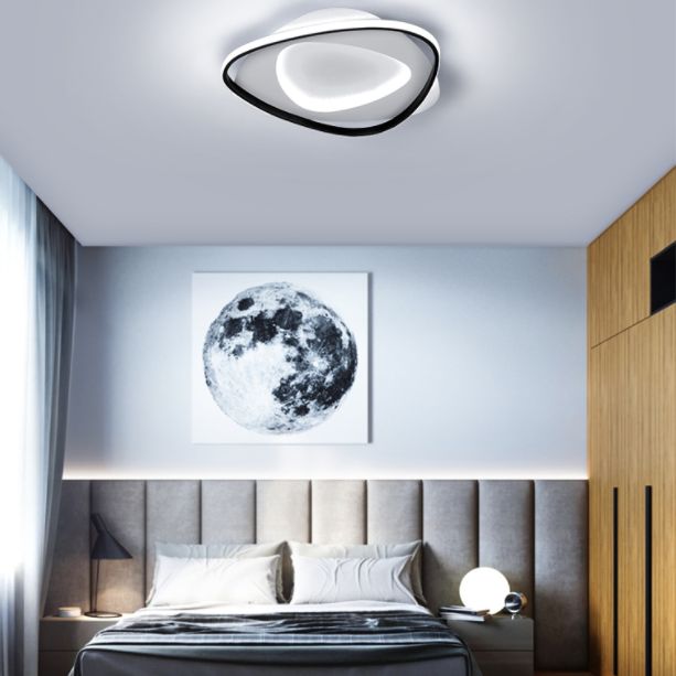 Driehoek Slaapkamer Flush Mount Light Fixture Metaal LED Modern Flush Mount Plafond Licht in zwart