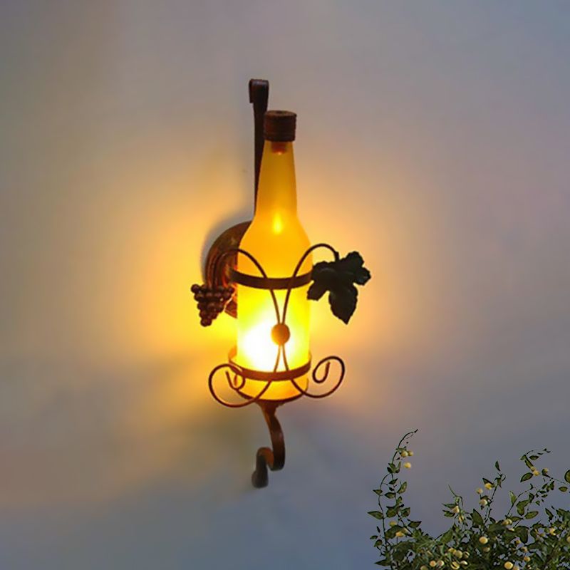 Botella de vino Vintage Botella de pared Luz 1 Lámpara de pared de vidrio claro en amarillo para el comedor