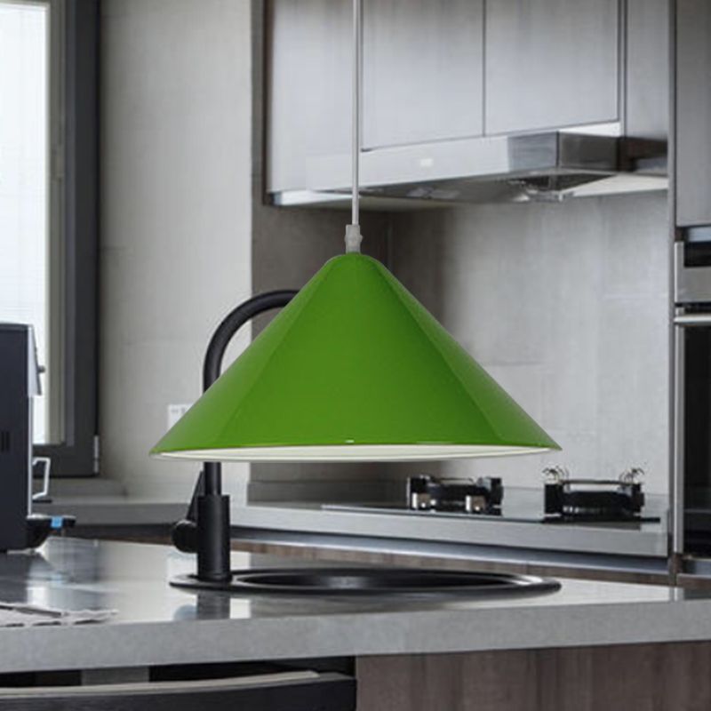 Nordic Cone Hanging Lamp Metal 1 Hell Black/Weiß/Rot anheizt