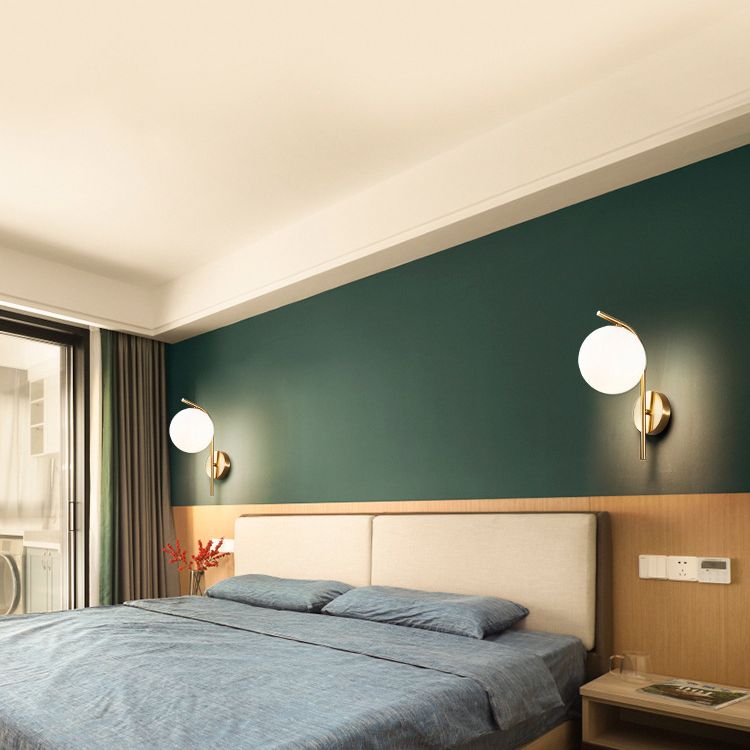 Zeitgenössische globale Wandmontagleuchte Milchglas Wandmontagelampe für das Restaurant