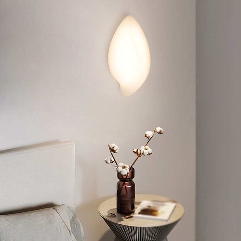 Single Modernism Wall Mounted Sconce White Acrylic LED Wall Light for Bedroom