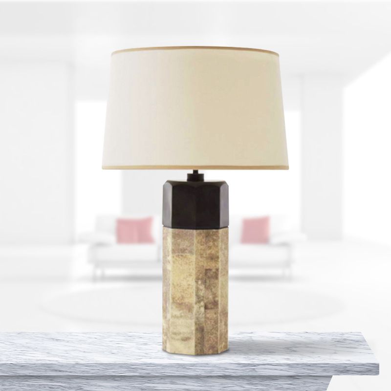 Zeitgenössische sich verjüngende Drum Task Lighting Fabric 1 Head Night Tischlampe in Beige