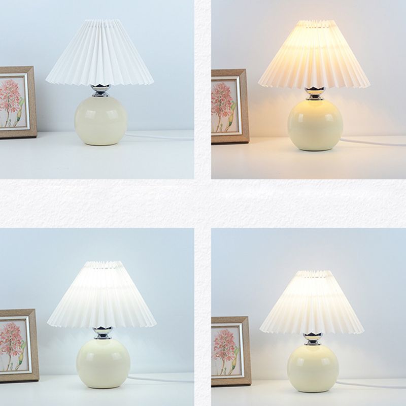Lámpara de mesa de forma de cono de estilo de tela de estilo moderno luz de mesa de luz