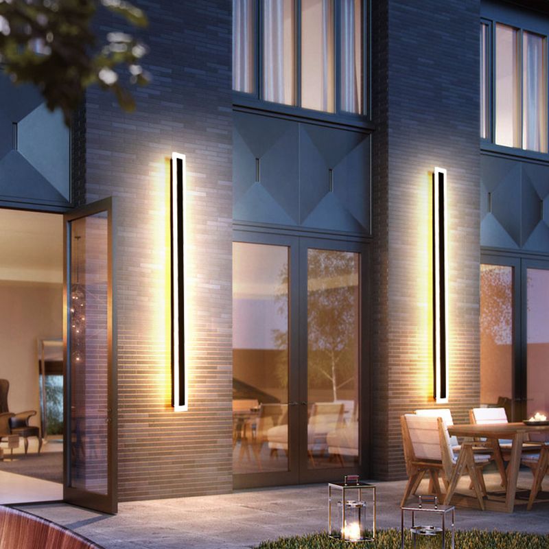 Linear Shape Metal Wall Light Modern Style 1 Light Wall Mount Lighting in Black