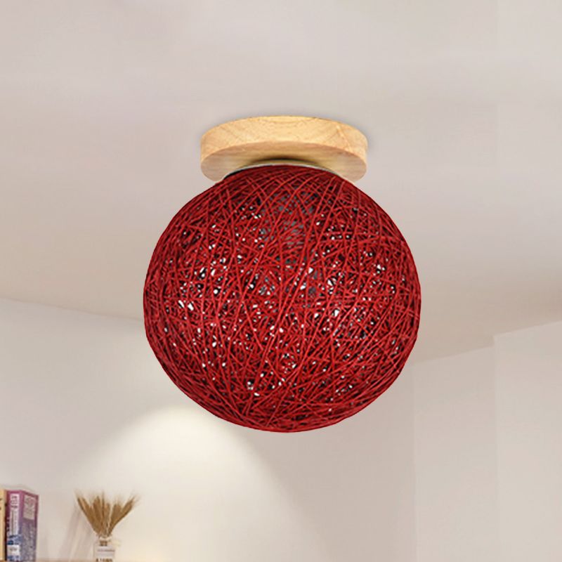Lámpara de techo de pasillo de 1 cabezal tejida a mano de estilo moderno con pantalla esférica de ratán de 6"/8" de ancho en rojo/rosa