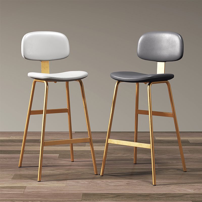 Barhocker im modernen Stil, Metallbeine, Eimer-Ledersitz, Barhocker für die Restaurantküche