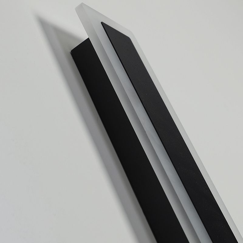 1 Light Linear Wall Sconce Contemporary Metal Wall Mounted Lighting in Black