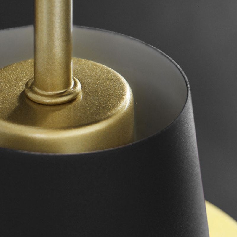 Bunte moderne Stil Wandleuchte Hornform 1 leichte Wandleuchte für Schlafzimmer