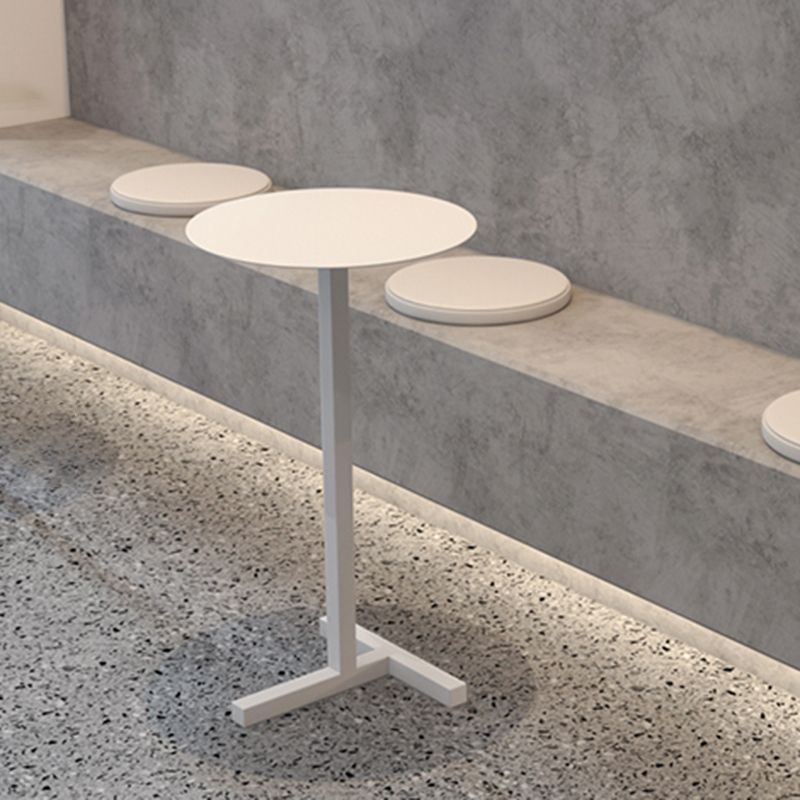 Mid-Century Modern Mental Coffee Table Round Top Shape Pedestal Cocktail Table