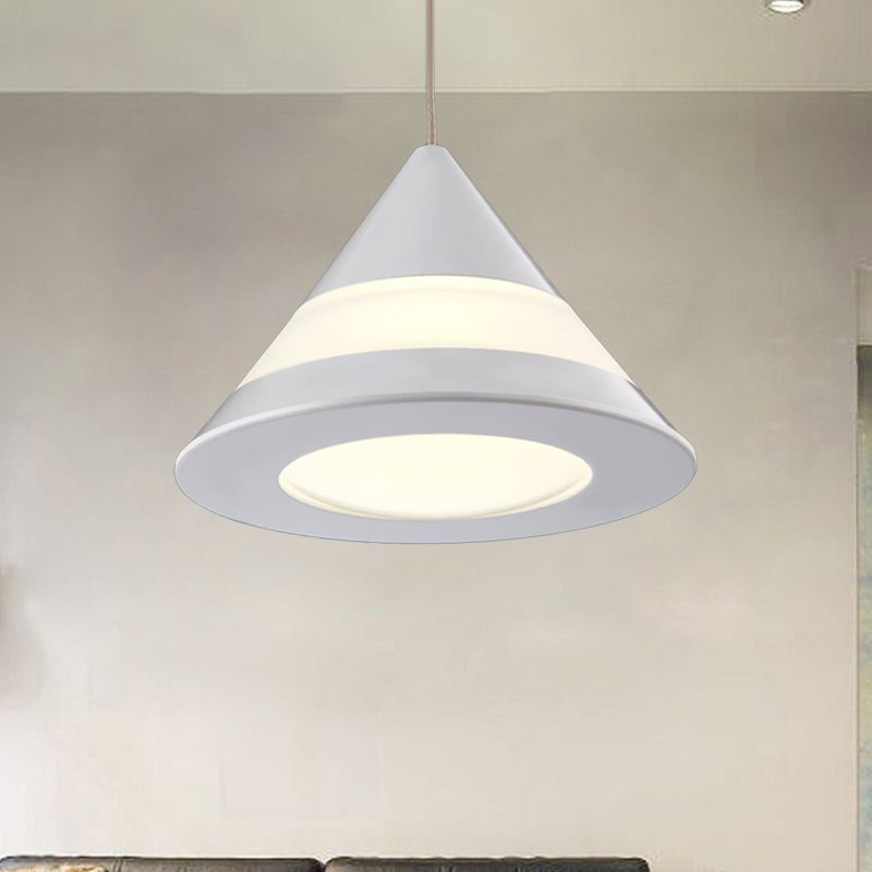 Semplice cono bianco a sospensione leggera in metallo in metallo 3 luci sala da pranzo Sospensione Luce calda/bianca