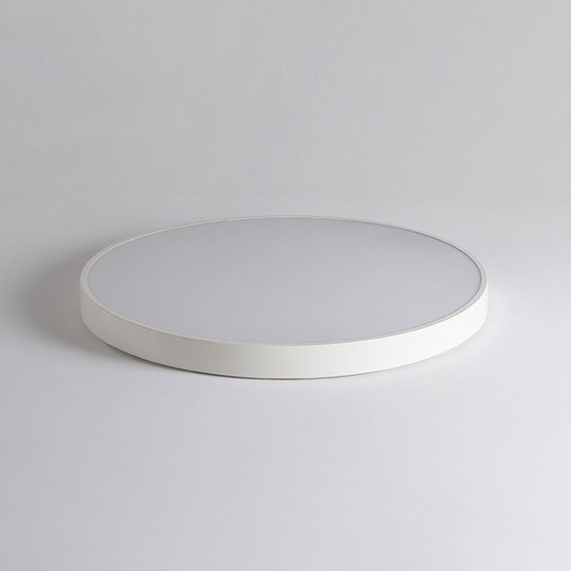 Luminaire encastré géométrique près du plafond, éclairage encastré moderne