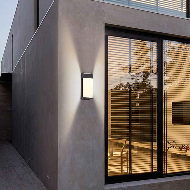 Modern Metal Wall Sconce Geometric Shape Wall Light with Silicone Shade for Living Room