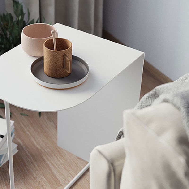 15.75" W x 11.81" D x 19.69" H Metal Side Table Simple Geometric End Table
