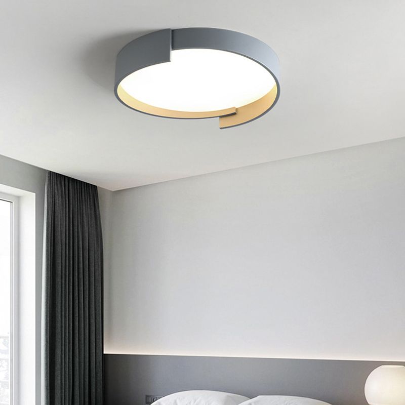 Modern LED Metal Flush Mount Circular Shape Ceiling Light with Acrylic Shade for Bedroom
