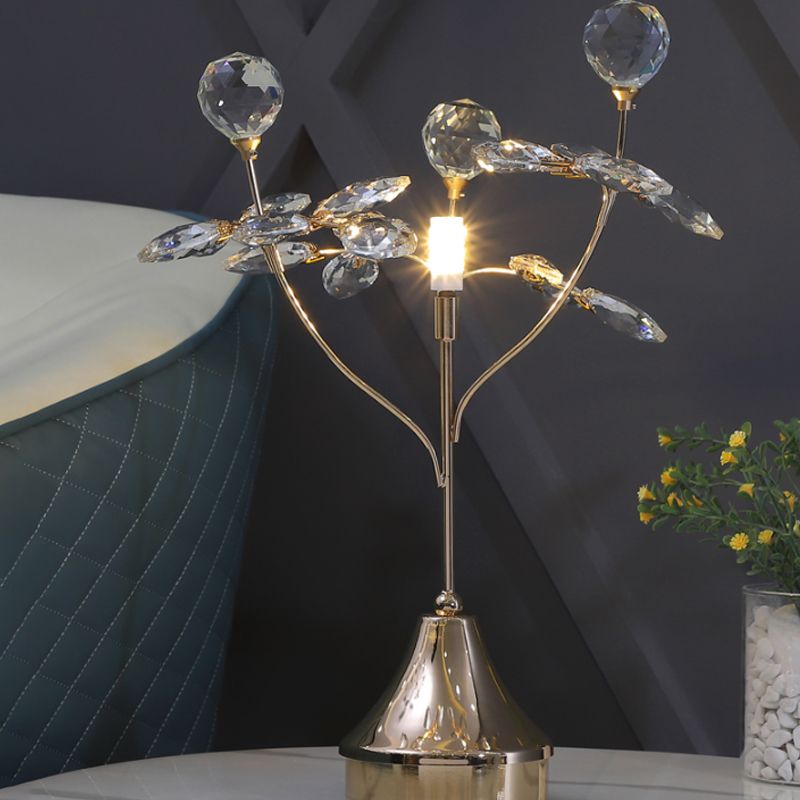 Facettierte Kristallkugel und Blatt Nachtlampe modernistische Einzelkopftischleuchte in Gold