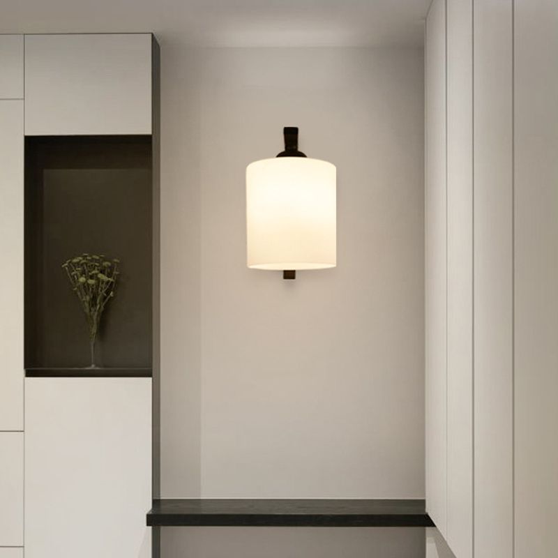 Cilíndrica de pared de vidrio blanco Cilíndrico Vintage 1 cabezal de pared de pasillo con brazo curvado en negro