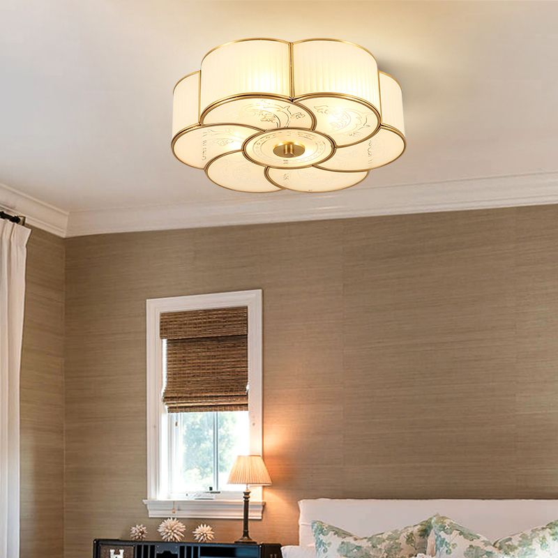 Fleur de verre à la forme de verre Ceiling Light Simplicity Bedroom Flush Light Fixture in Brass