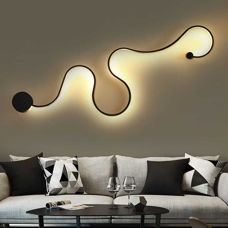 Curved Wall Sconce Light Minimalist Metal Black LED Wall Mount Lighting for Corridor