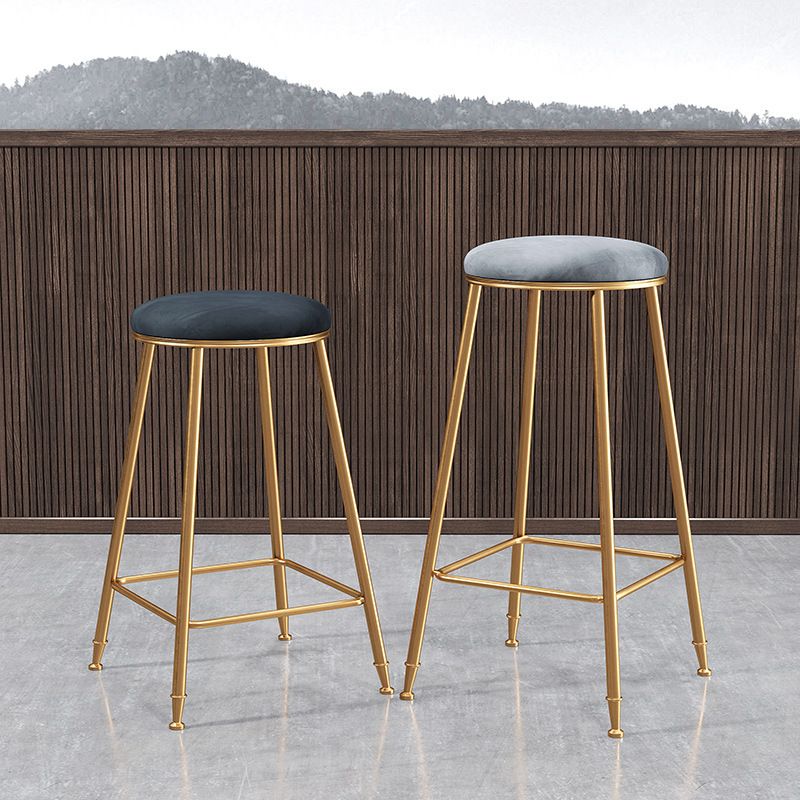 Contemporary Bar Stool Round Seat Barstool with Footrest and Metal Base
