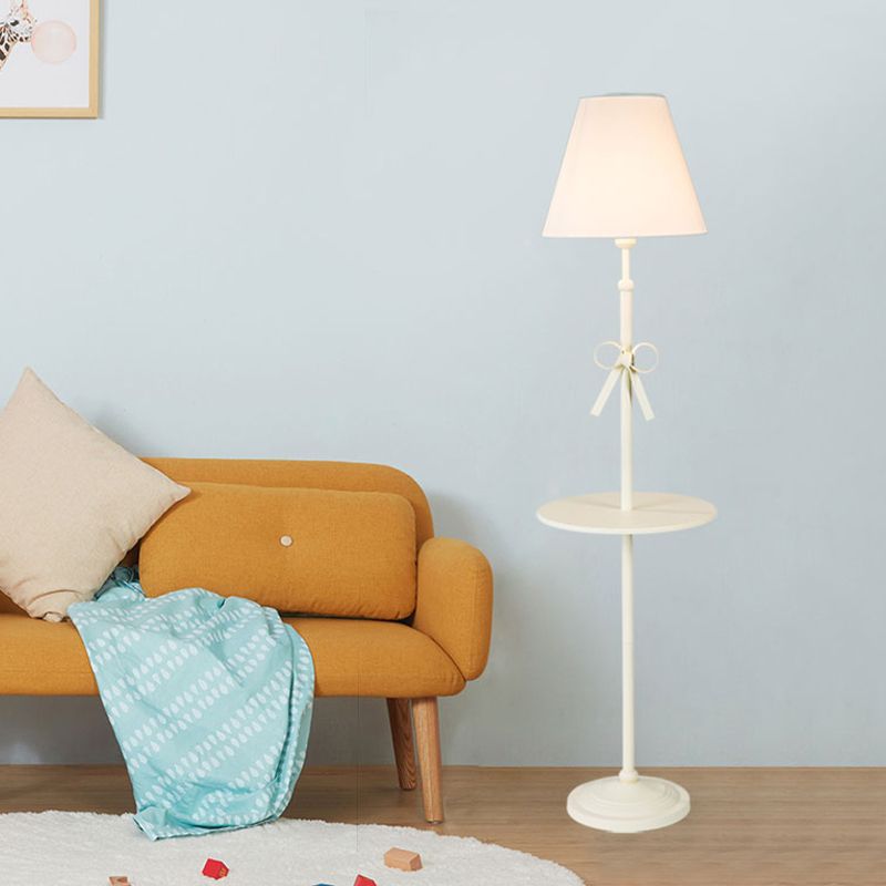 Tessuto conico lampada da pavimento in piedi per bambini single beige/rosa illuminazione a pavimento con tavolo e knot a prua