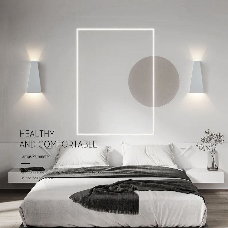 Polygon Wall Sconce Lighting Modern Style Metal 2-Lights Sconce Light in Black and White