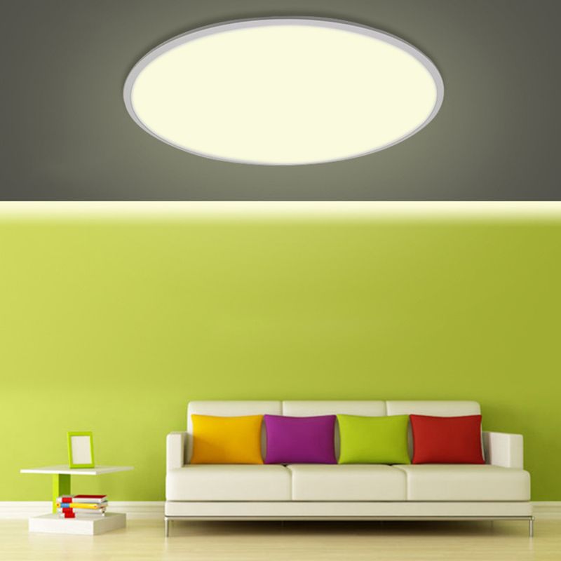 Runde Deckenleuchte aus Aluminium. Minimalistische LED-Deckenleuchte