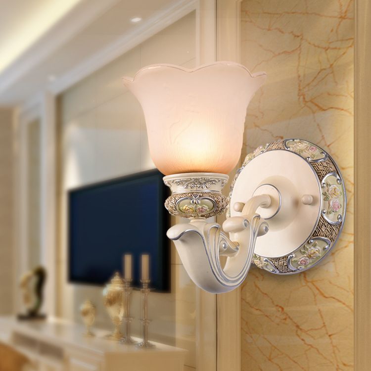 1 hoofdbloemmuurlicht traditionele roze opaline glazen wand gemonteerde lamp voor salon