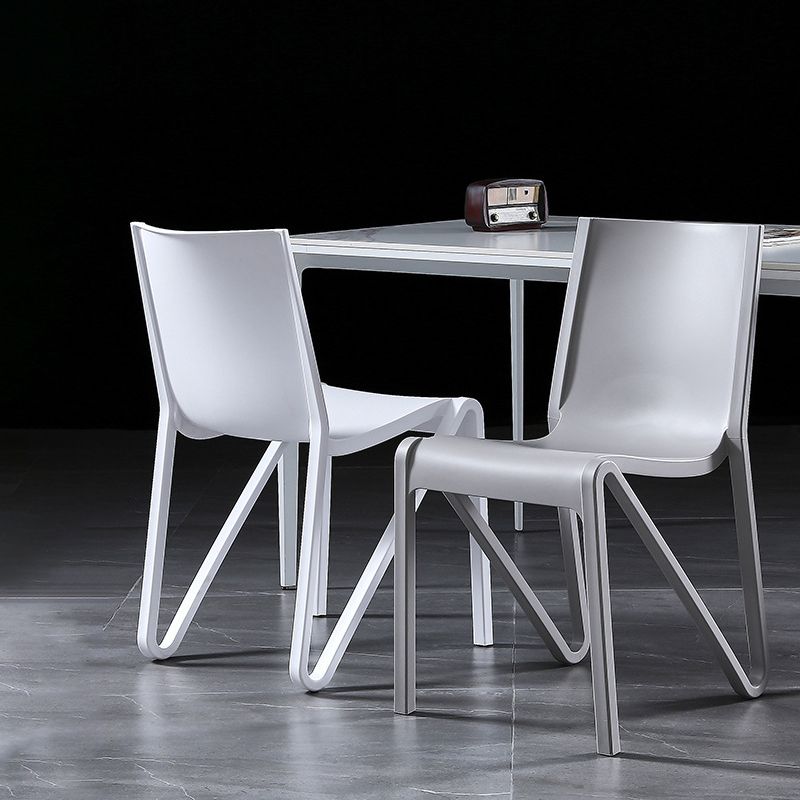 Chaise latéral de maison scandinave solide en plastique multicolore