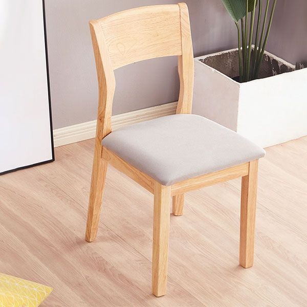 Silla lateral abierta moderna de madera de caucho Silla de comedor de madera con acabado mate